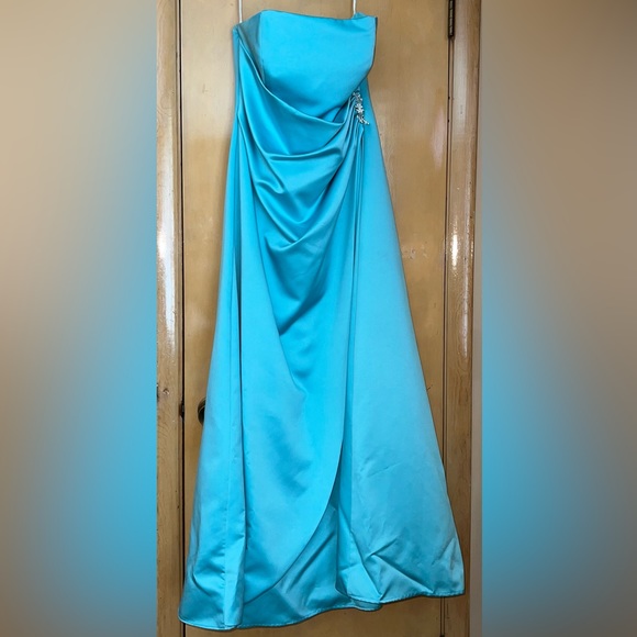 David's Bridal Strapless Turquoise Gown - Picture 1 of 4